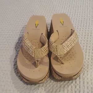 Volatile Tan Sandals with Woven Straps and Cushioned Sole (23)